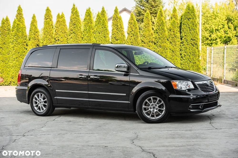 Lancia Voyager 2.8 Multijet 16v Platinum - 11