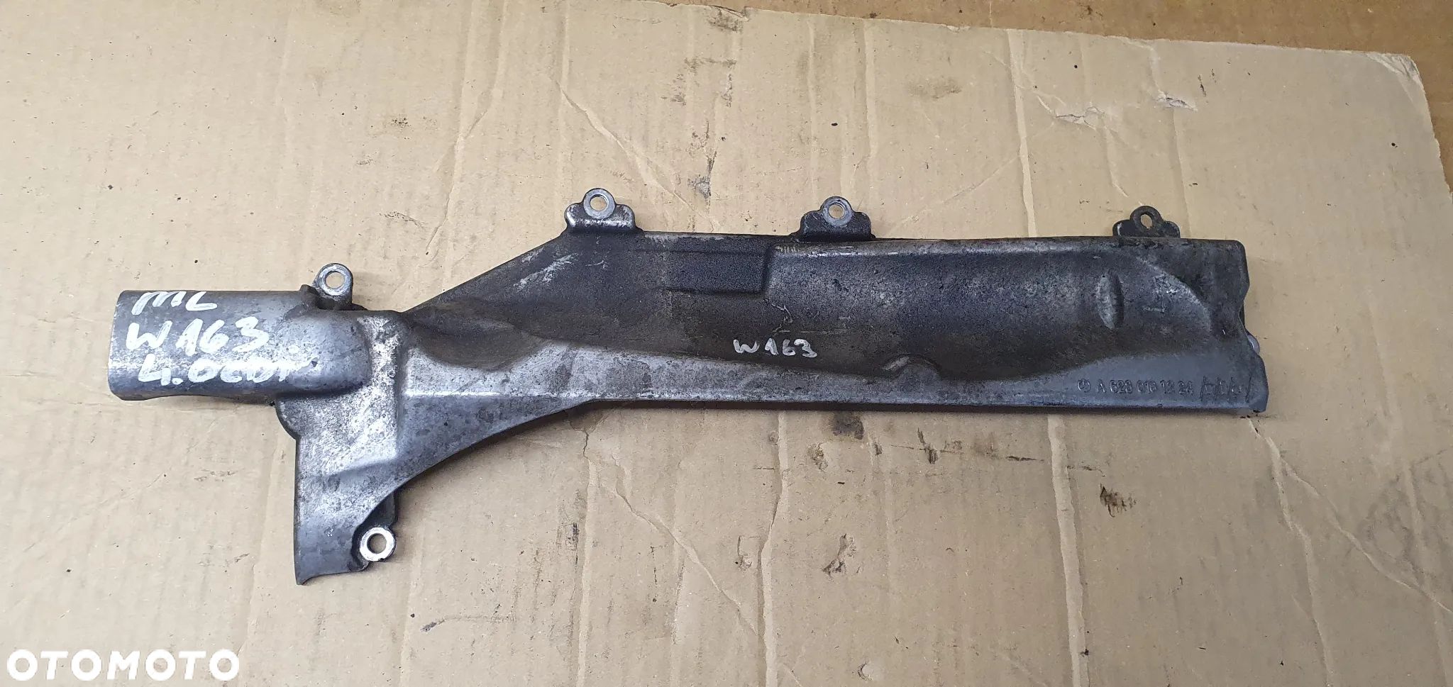 Pokrywa osłona zaworów wtryskiwaczy dekiel Mercedes ML W163 4.0 CDI A6280161224 - 1