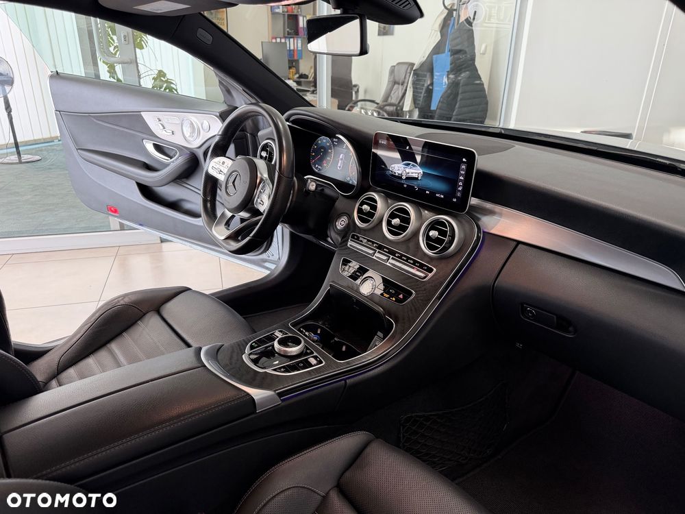 Mercedes-Benz Klasa C 300 9G-TRONIC AMG Line - 31