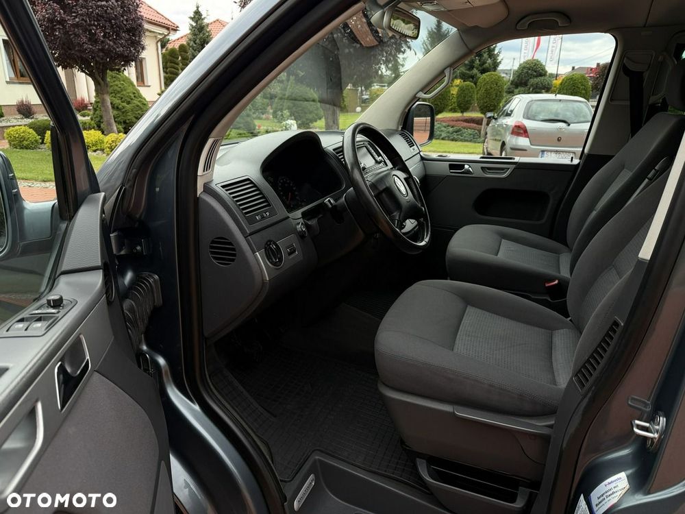 Volkswagen Multivan - 14