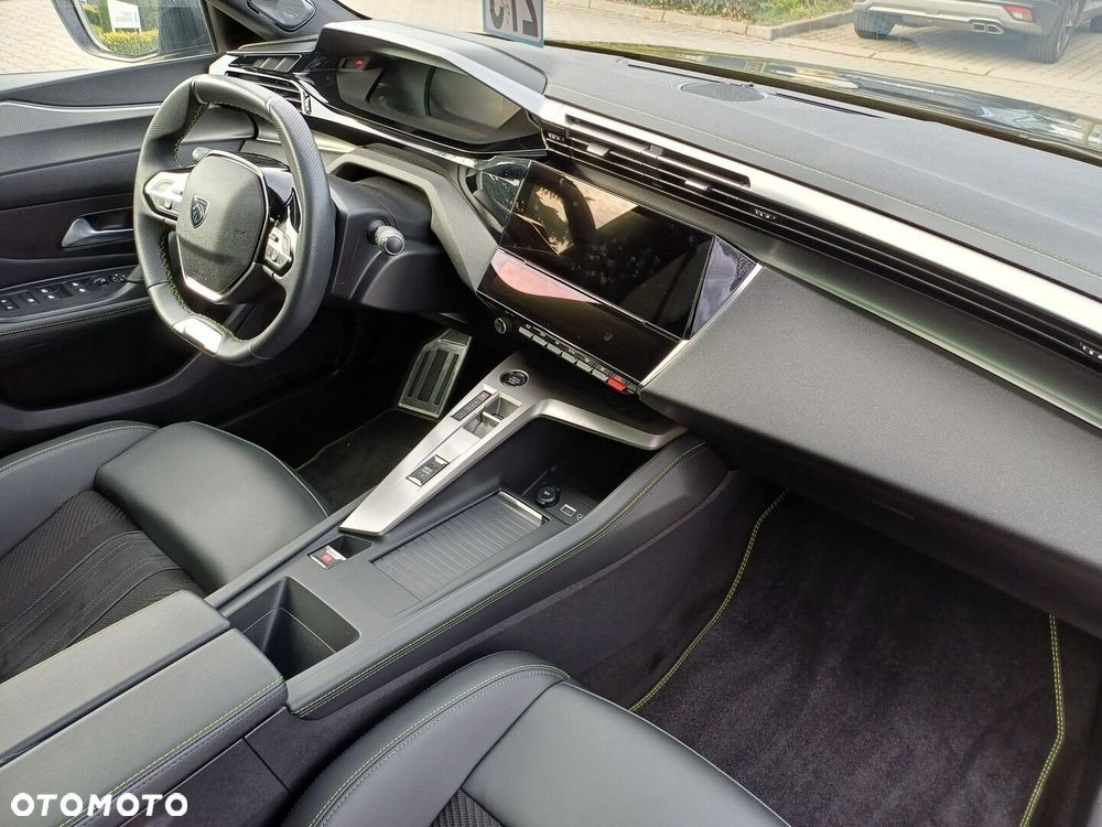 Peugeot 408 - 15