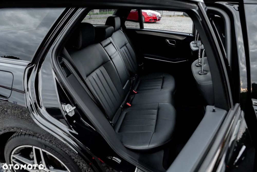 Mercedes-Benz Klasa E 400 4Matic 7G-TRONIC Avantgarde - 19