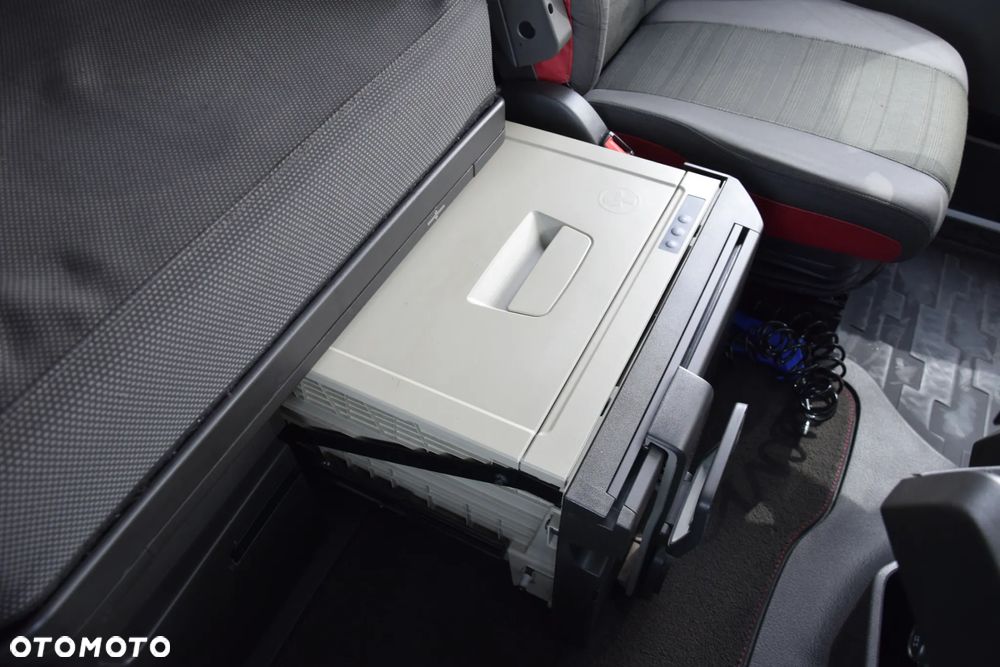 Volvo FH500 / EURO 6 / KLIMATYZACJA POSTOJOWA / ACC / LEDY / 2 ZBIORNIKI / FULL SPILERY / SERWISOWANY / SPROWADZONY - 34