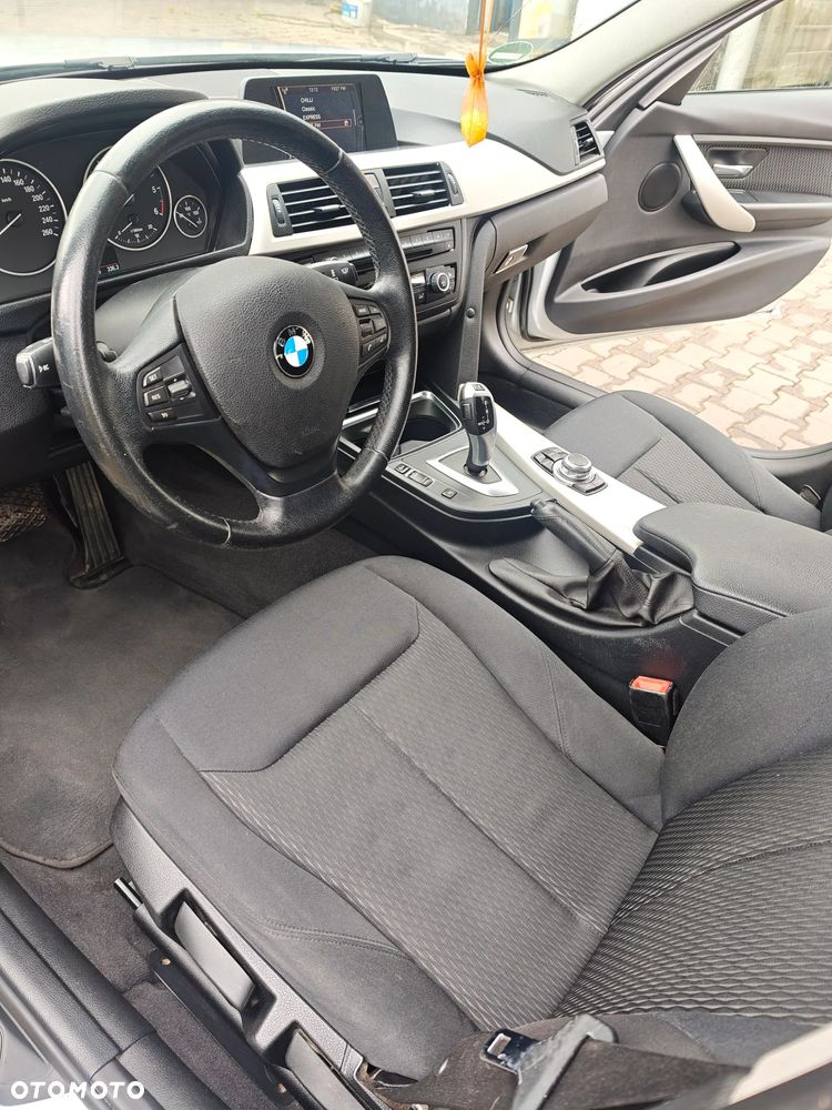 BMW Seria 3 318d - 24