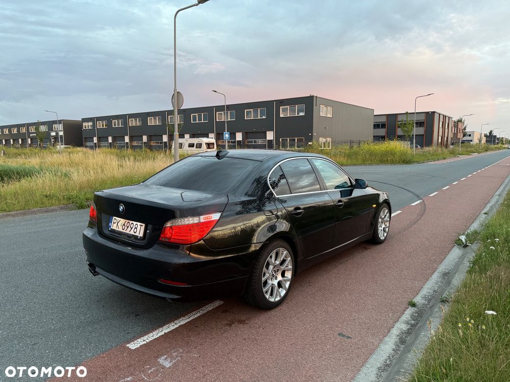 BMW Seria 5 523i - 6