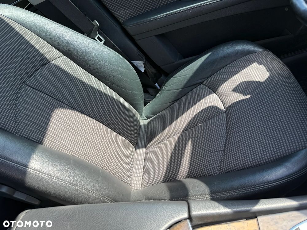 Mercedes-Benz Klasa E 220 CDI Automatik Avantgarde DPF - 30