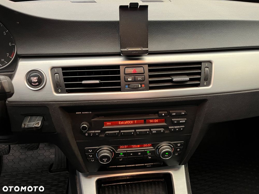 BMW Seria 3 318i Edition Sport - 8