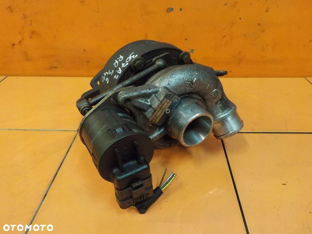 RANGE ROVER VOGUE 3.6 TDV8 08r 272KM 368DT turbina prawa 6H4Q6K682HF - 1