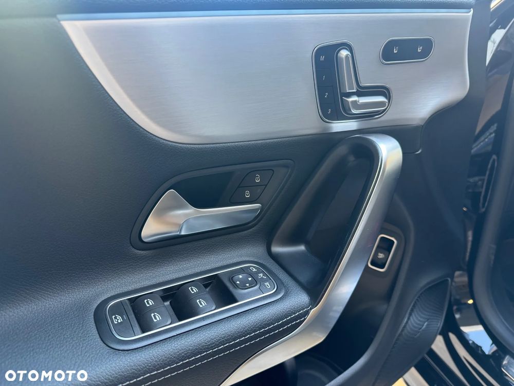 Mercedes-Benz CLA 250 AMG Line 7G-DCT - 20