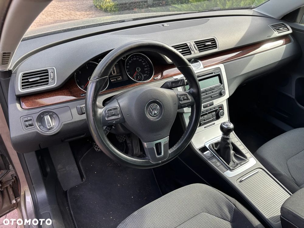 Volkswagen Passat Variant 2.0 TDI BlueMotion Technology Comfortline - 14