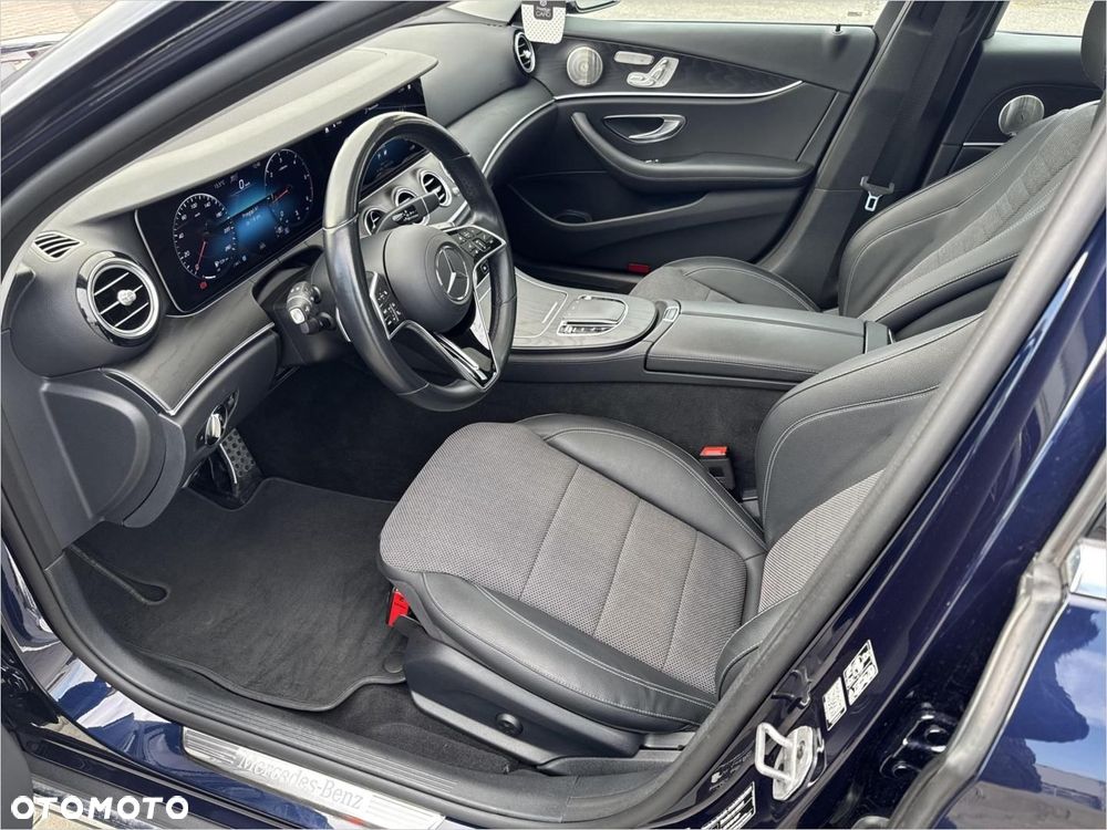 Mercedes-Benz Klasa E 220 d 4-Matic All-Terrain Avantgarde - 19