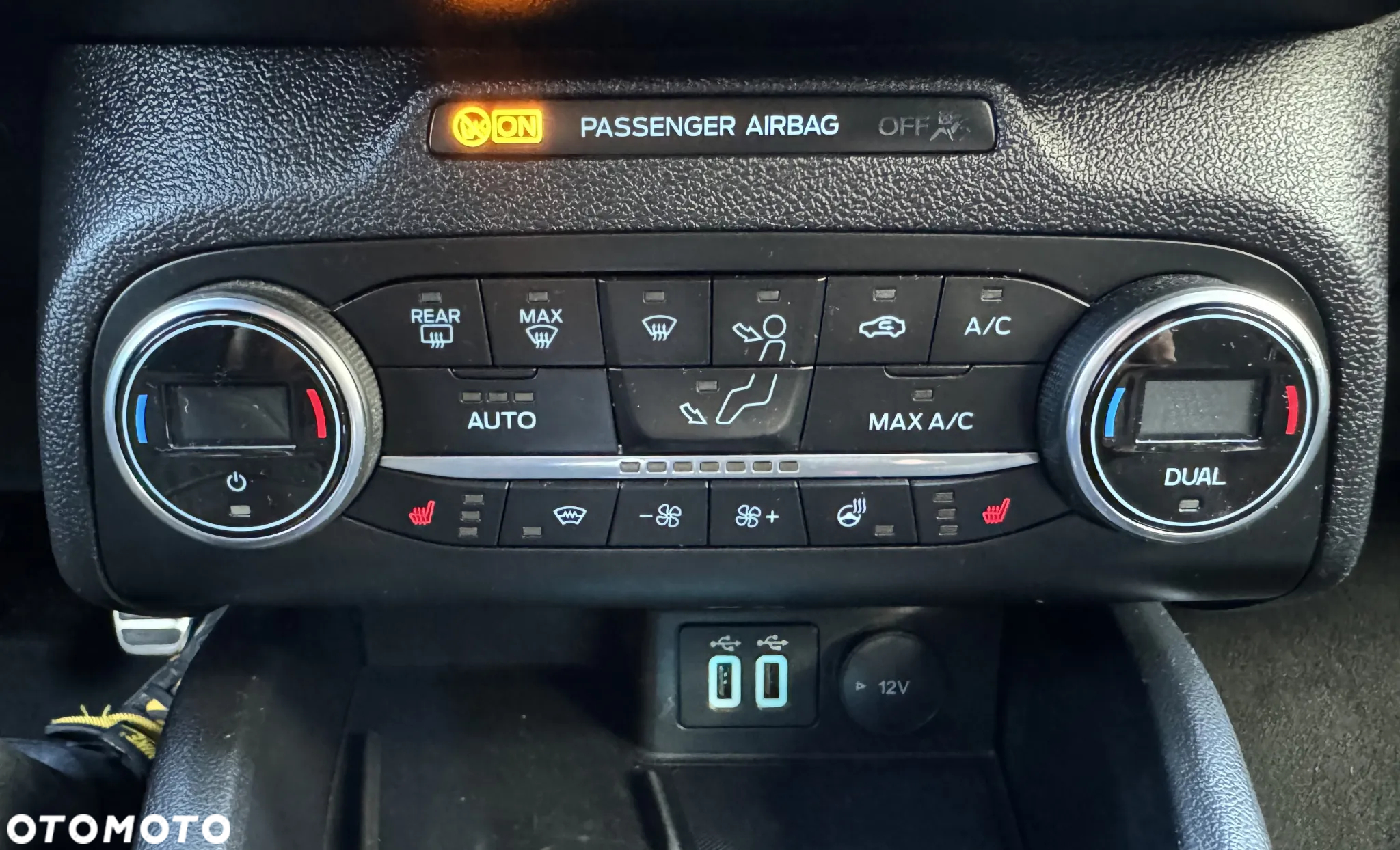 Ford Focus 1.0 EcoBoost Hybrid ST-LINE - 22