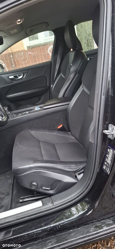 Volvo V60 D3 AWD Momentum - 12