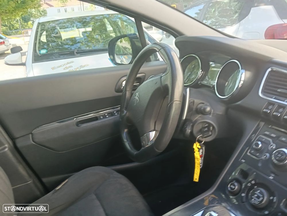 Peugeot 3008 2.0 HDi Hybrid4 - 13