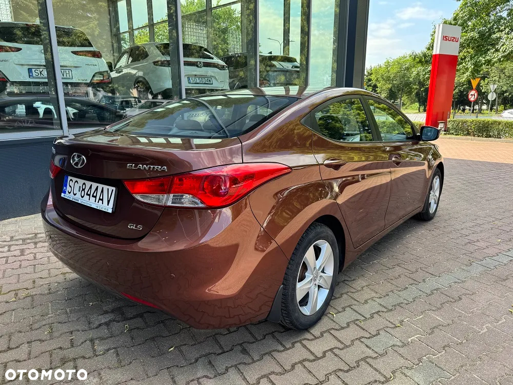 Hyundai Elantra 1.6 Comfort - 6