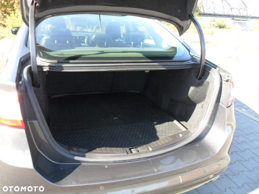 Ford Mondeo 2.0 EcoBoost Titanium - 26