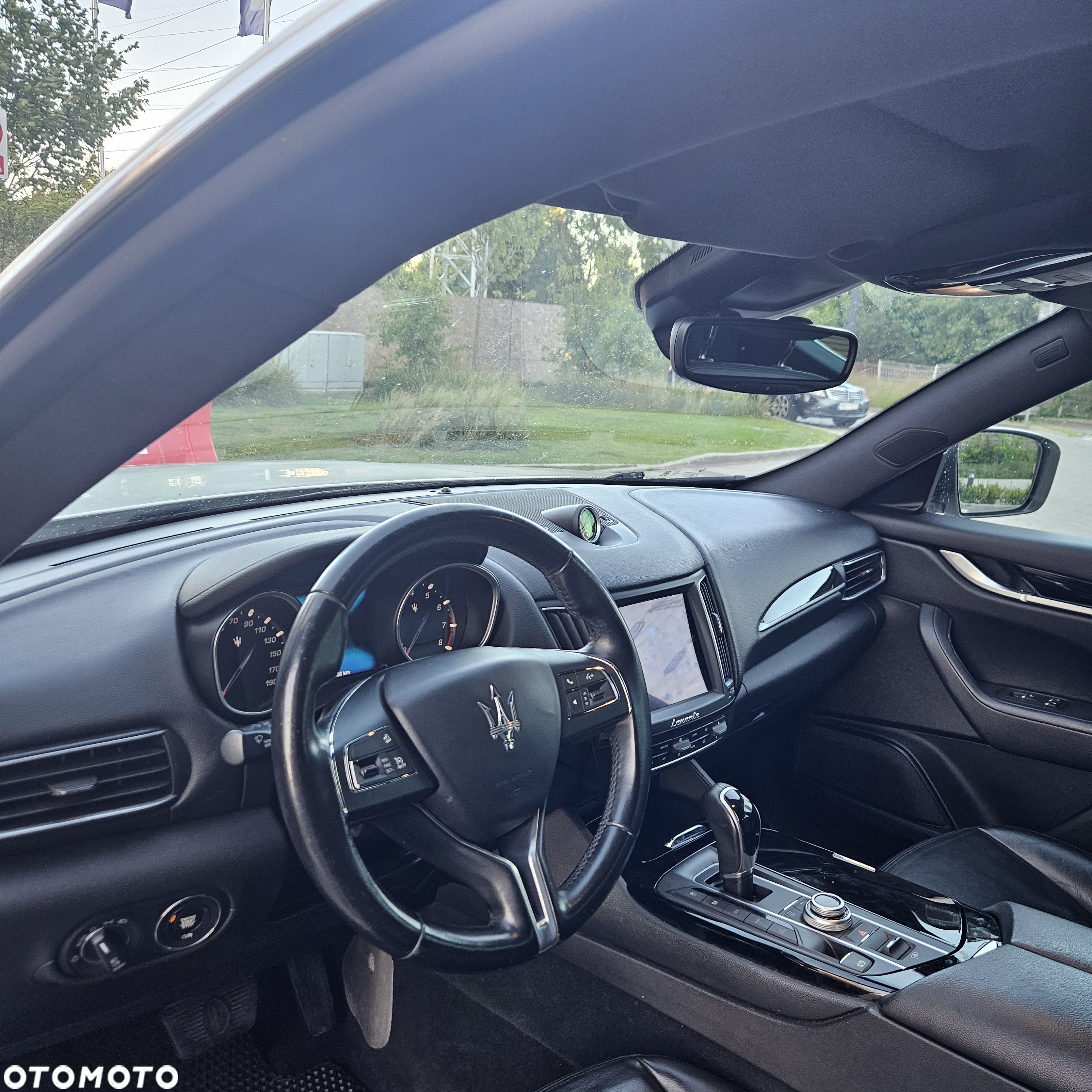 Maserati Levante Q4 Executive - 6