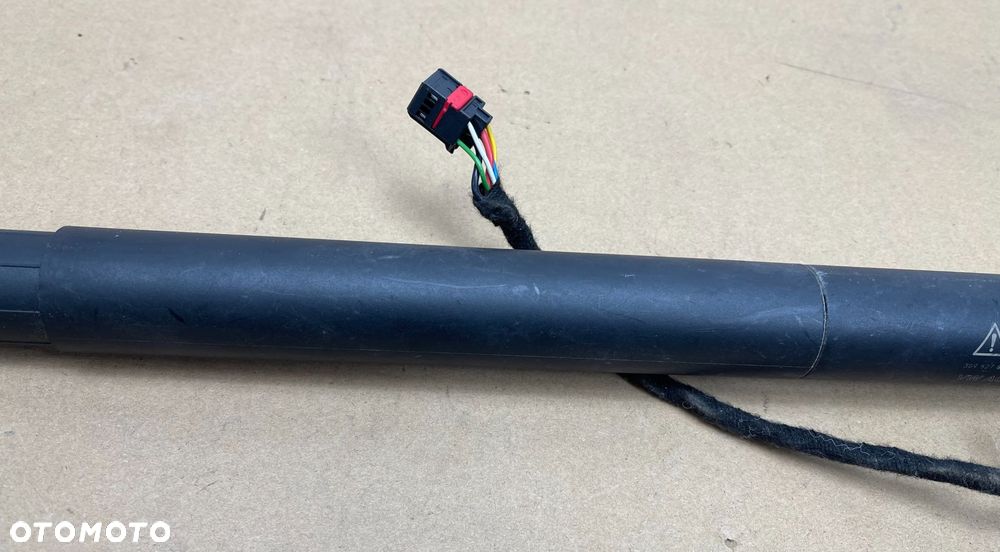 Y1 VW PASSAT B8 KOMBI SIŁOWNIK ELEKTRYCZNY KLAPY BAGAŻNIKA 3G9827851G - 3