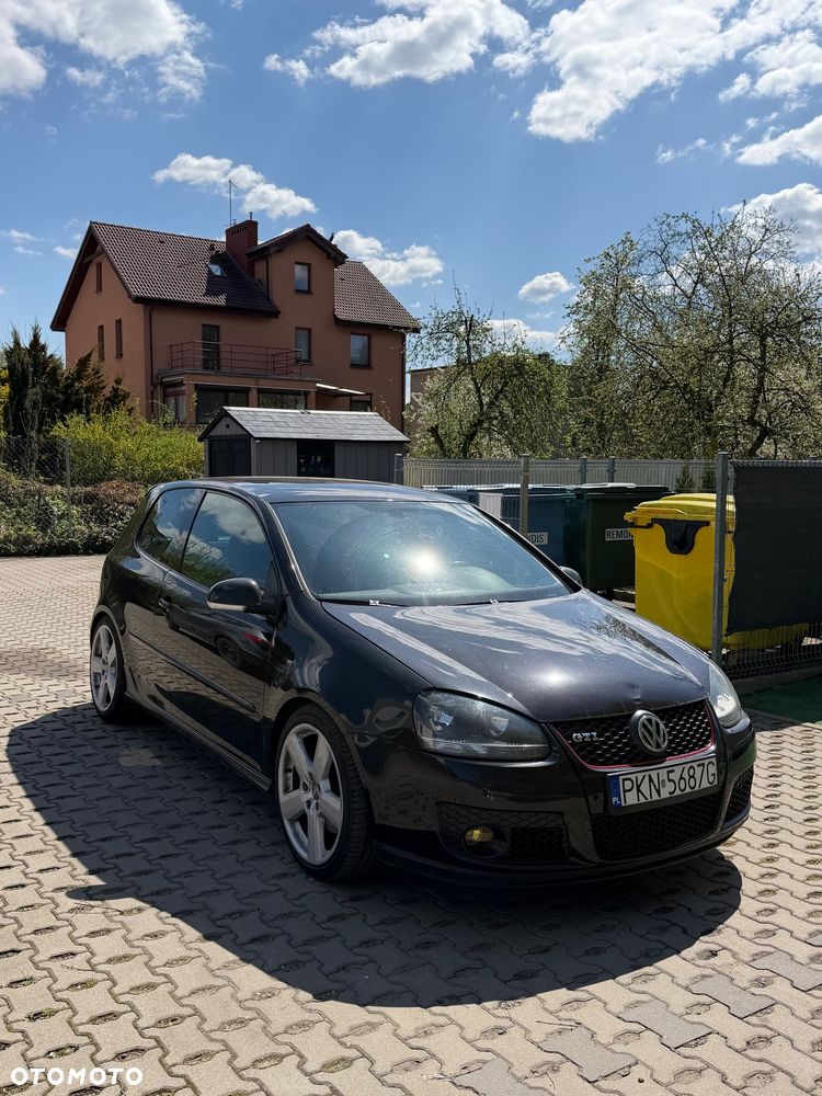 Volkswagen Golf - 6