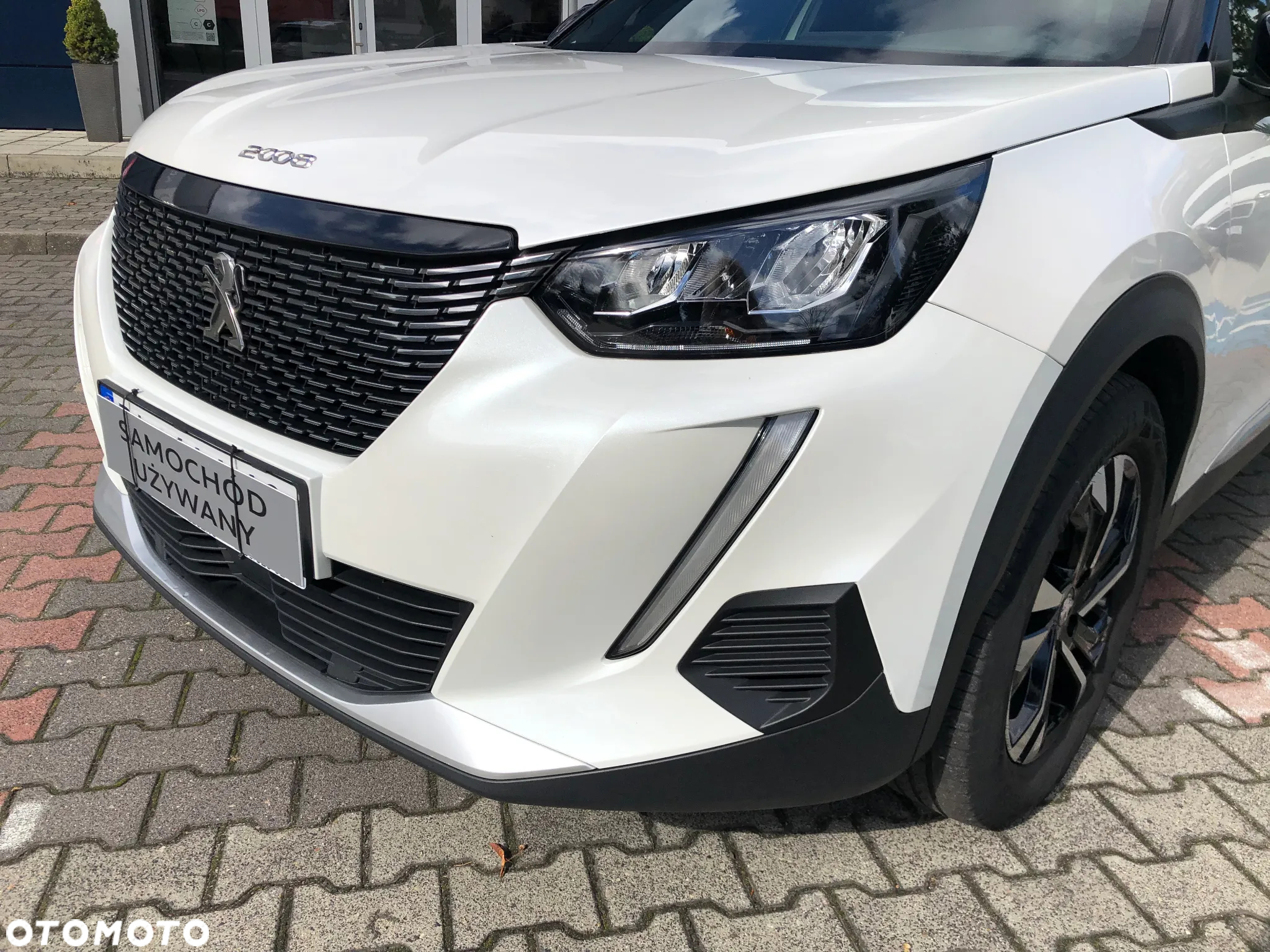 Peugeot 2008 1.2 PureTech Allure S&S EAT8 - 6