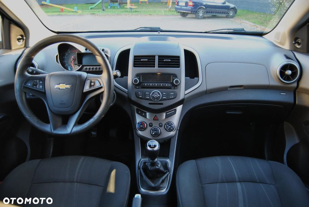Chevrolet Aveo 1.2 LT - 8