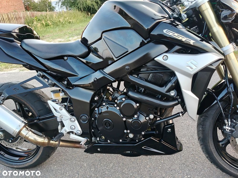 Suzuki GSR - 15