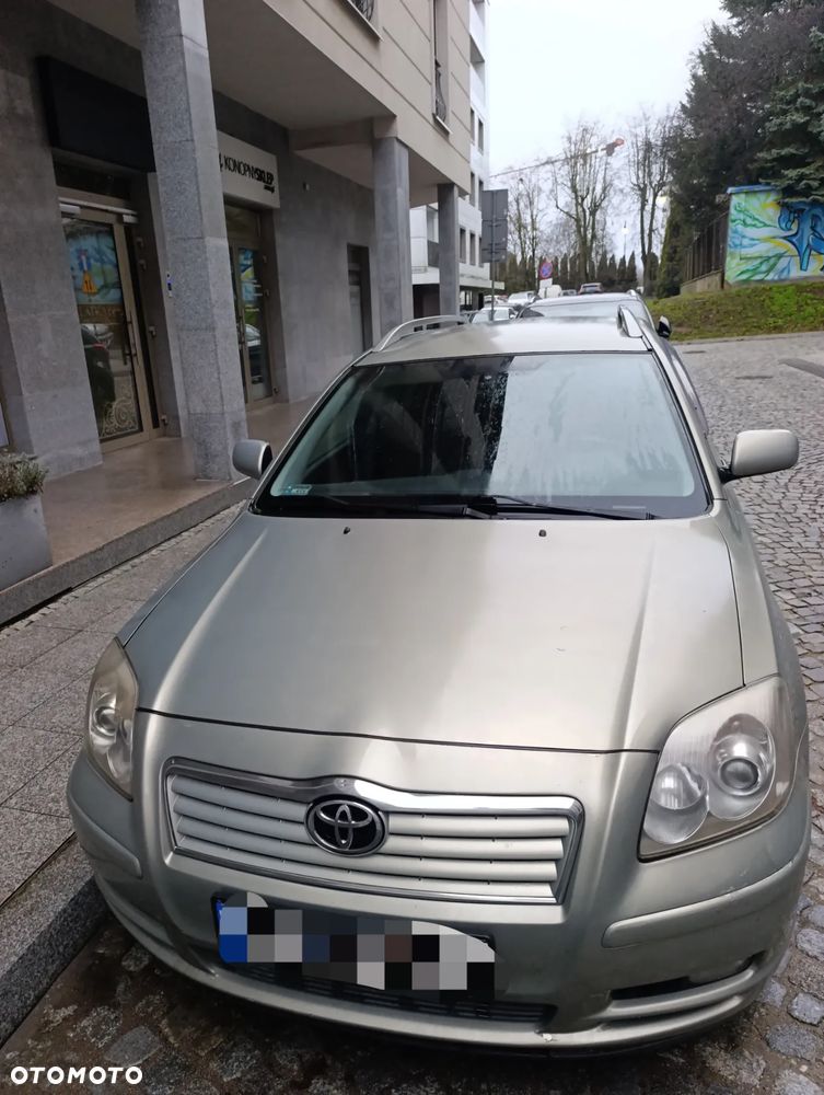 Toyota Avensis 2.0 D-4D Sol Plus - 2