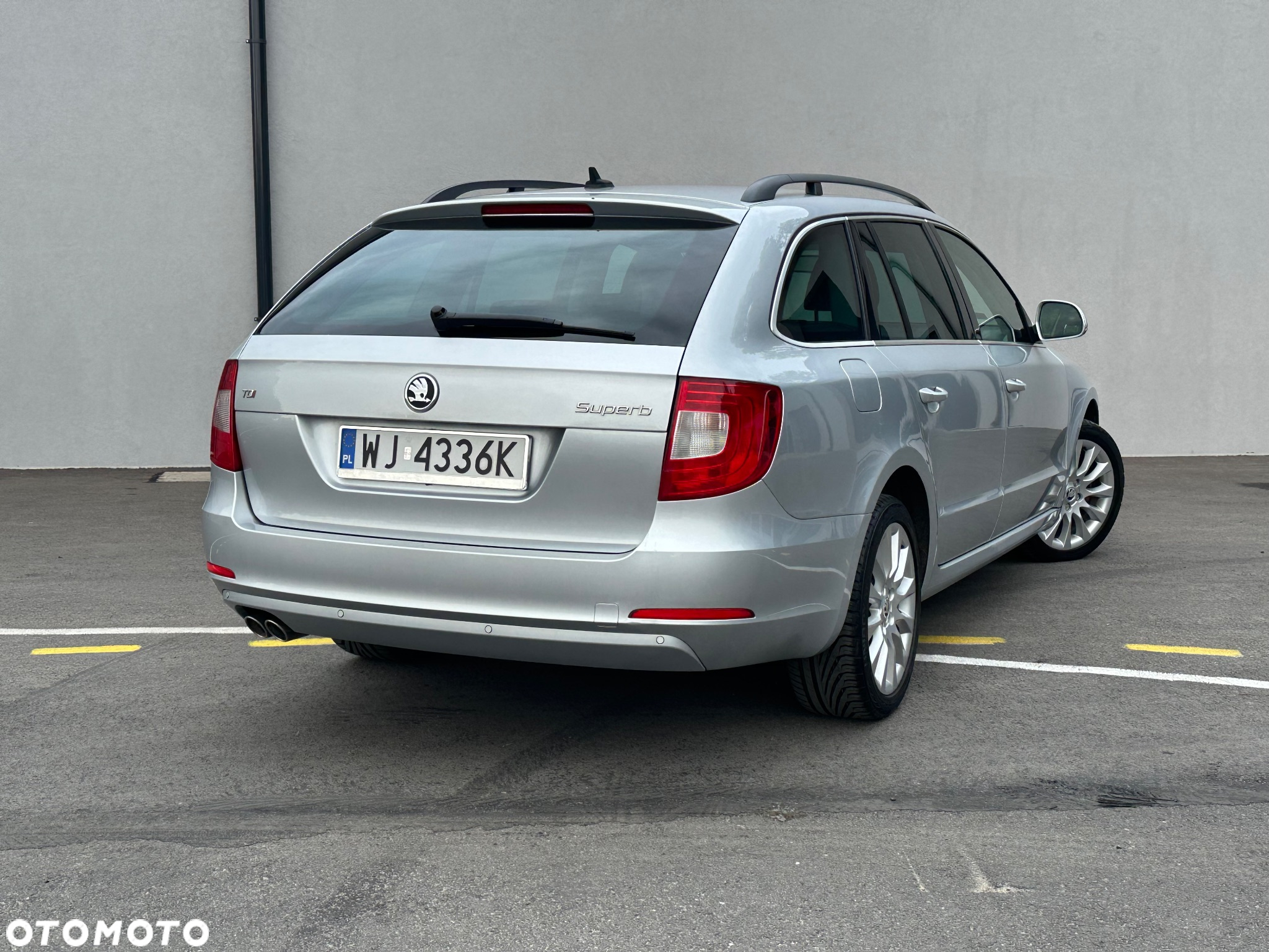Skoda Superb Combi 2.0 TDI DSG Elegance - 10