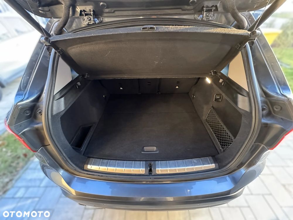 BMW X1 sDrive18d xLine - 11