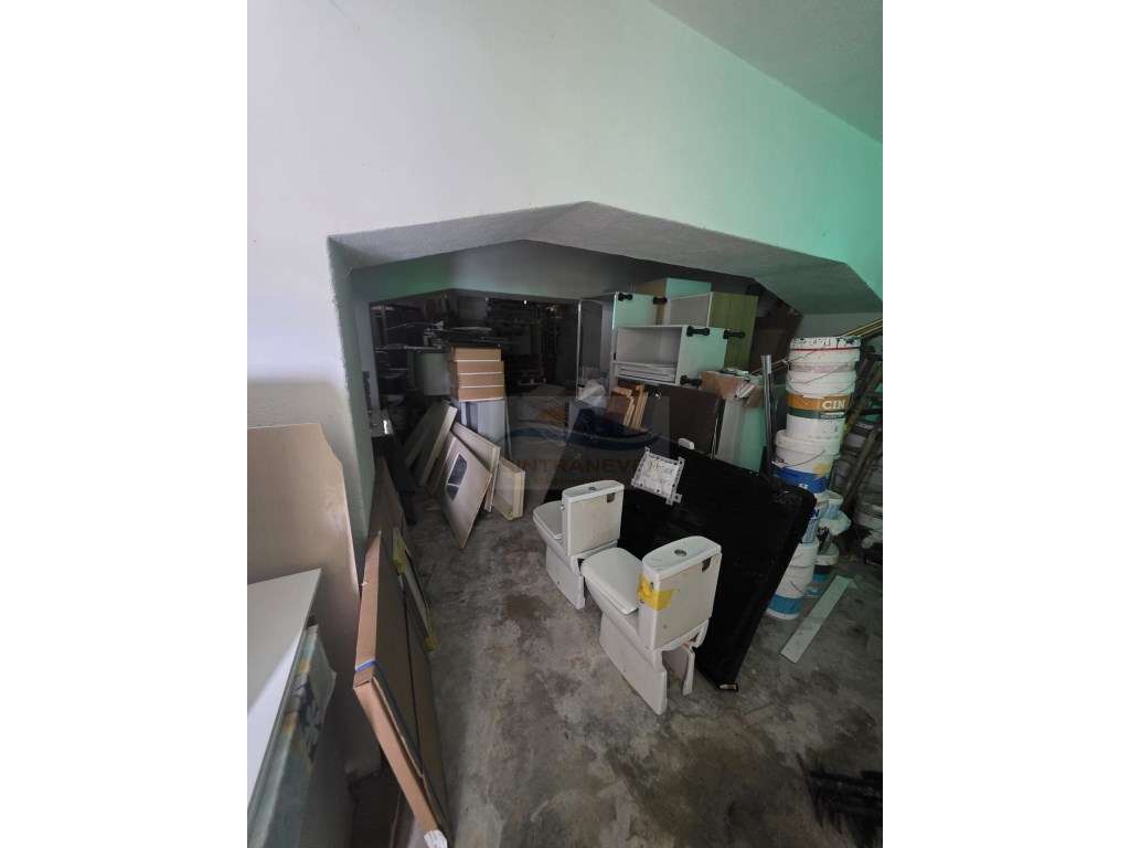 Armazém com 165 m² | Excelente Luz Natural | Próximo da Estação - Grande imagem: 3/11