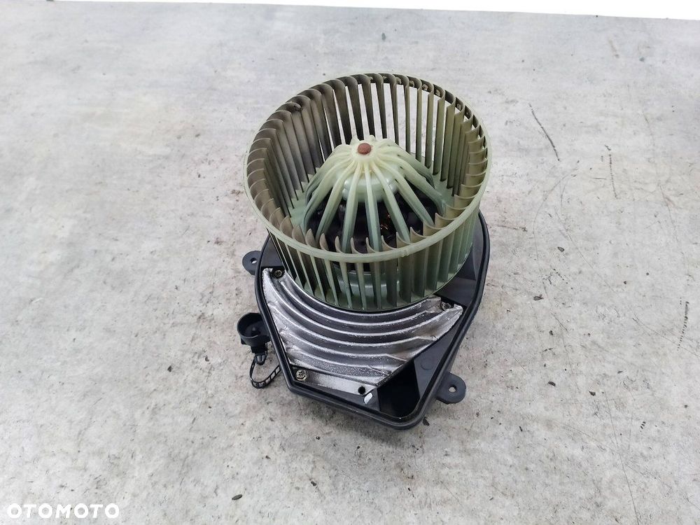 WENTYLATOR NAWIEWU, DMUCHAWA VW PASSAT B5 FL 740221233F - 2