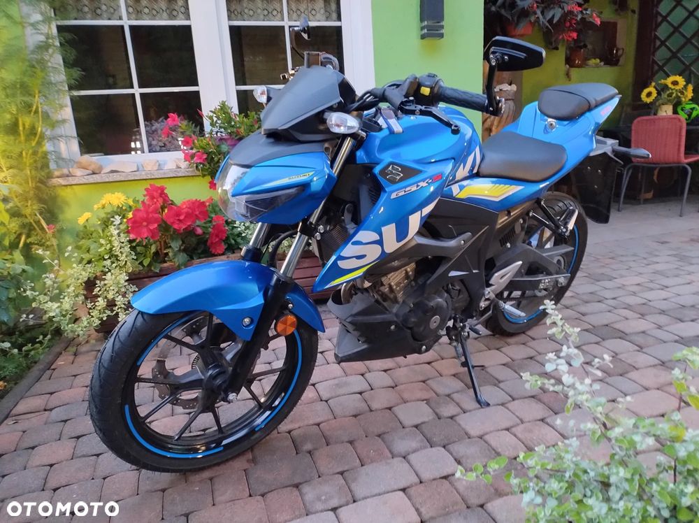 Suzuki GSX - 4
