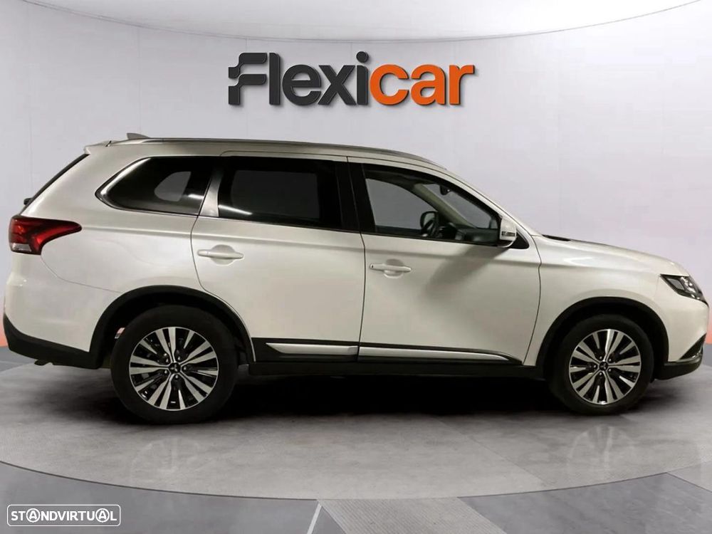 Mitsubishi Outlander - 3