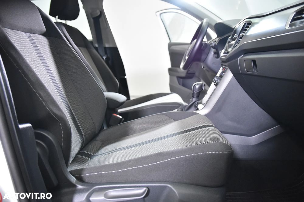 Volkswagen T-Roc - 11