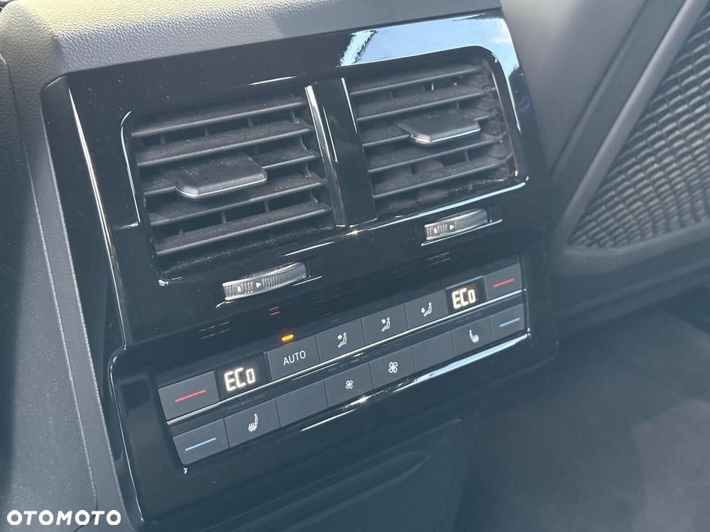 Volkswagen Touareg 3.0 V6 TDI 4Motion R-Line - 30