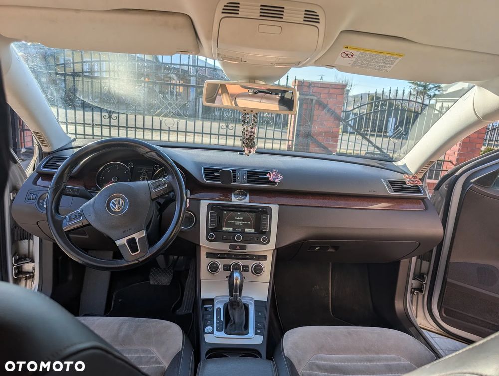 Volkswagen Passat 2.0 TDI Highline DSG - 2