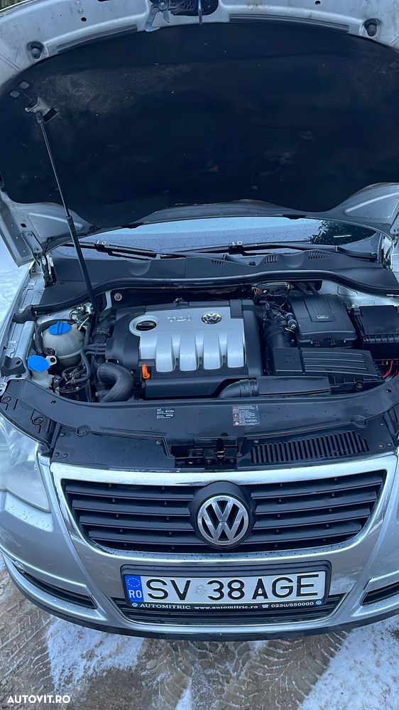 Volkswagen Passat 2.0 TDI DPF Highline - 11
