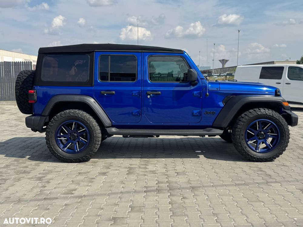 Jeep Wrangler - 8