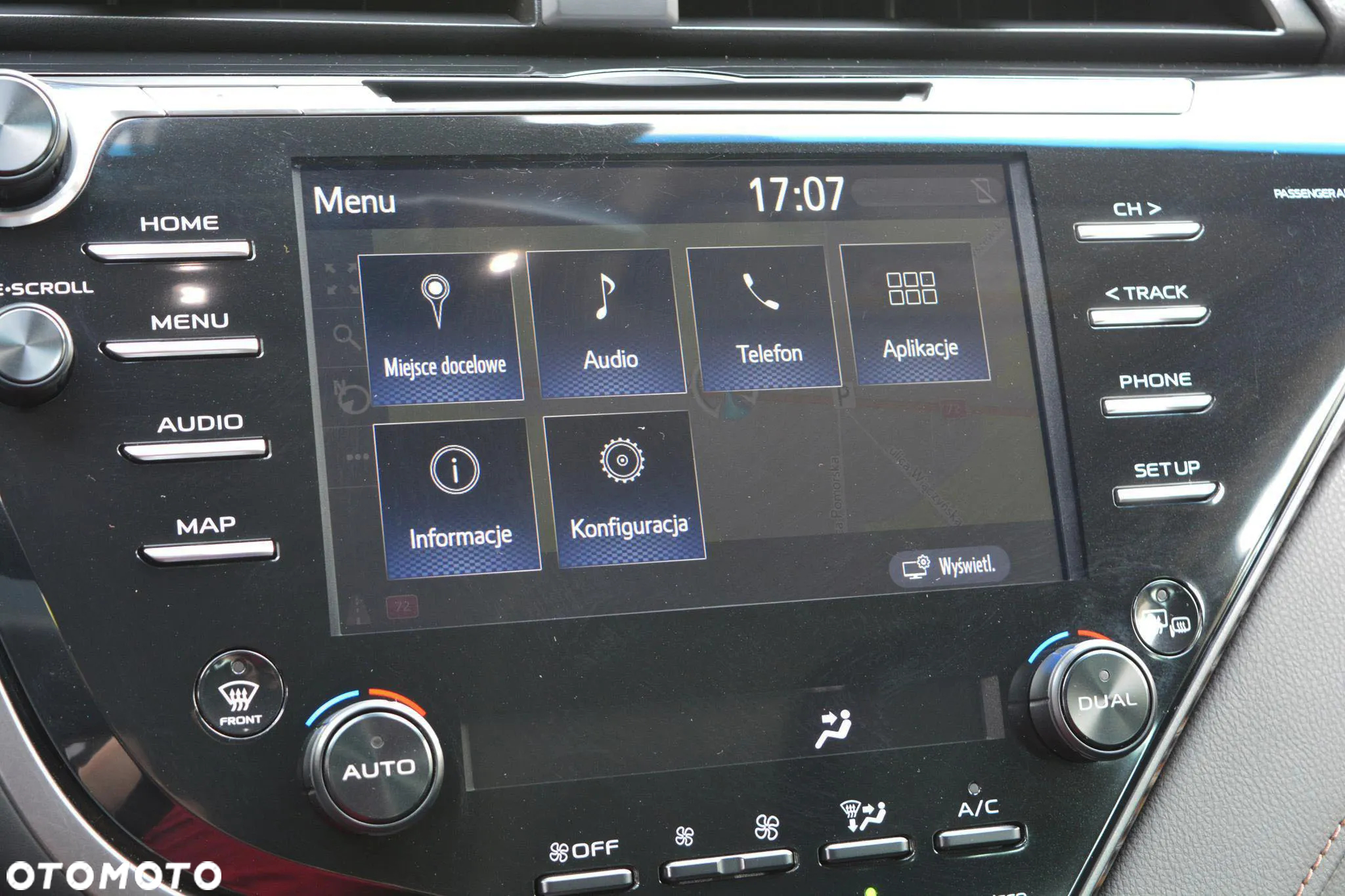 Toyota Camry 2.5 Hybrid Executive CVT - 18