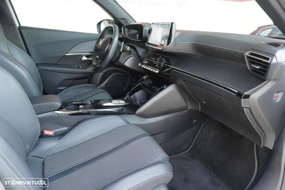 Peugeot 2008 1.2 PureTech GT EAT8 - 15