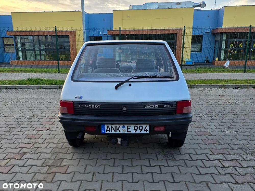 Peugeot 205 1.1 GL - 16