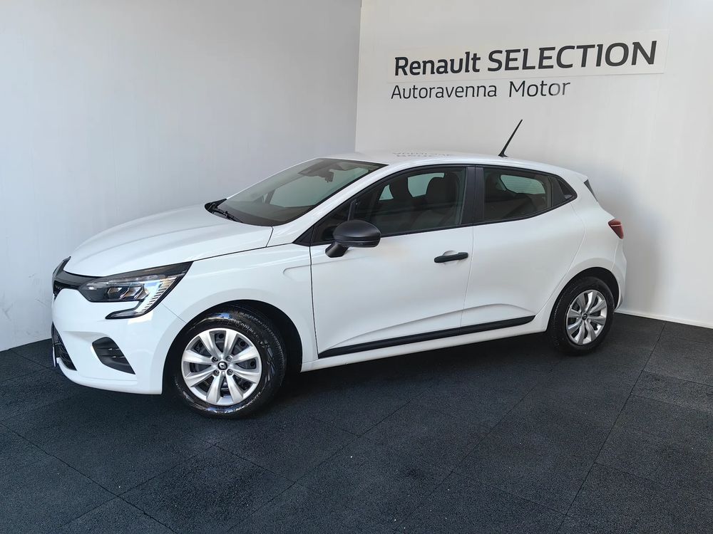 Utilizat Renault Clio 2023 - 10 900 EUR, 9 235 km - Autovit.ro