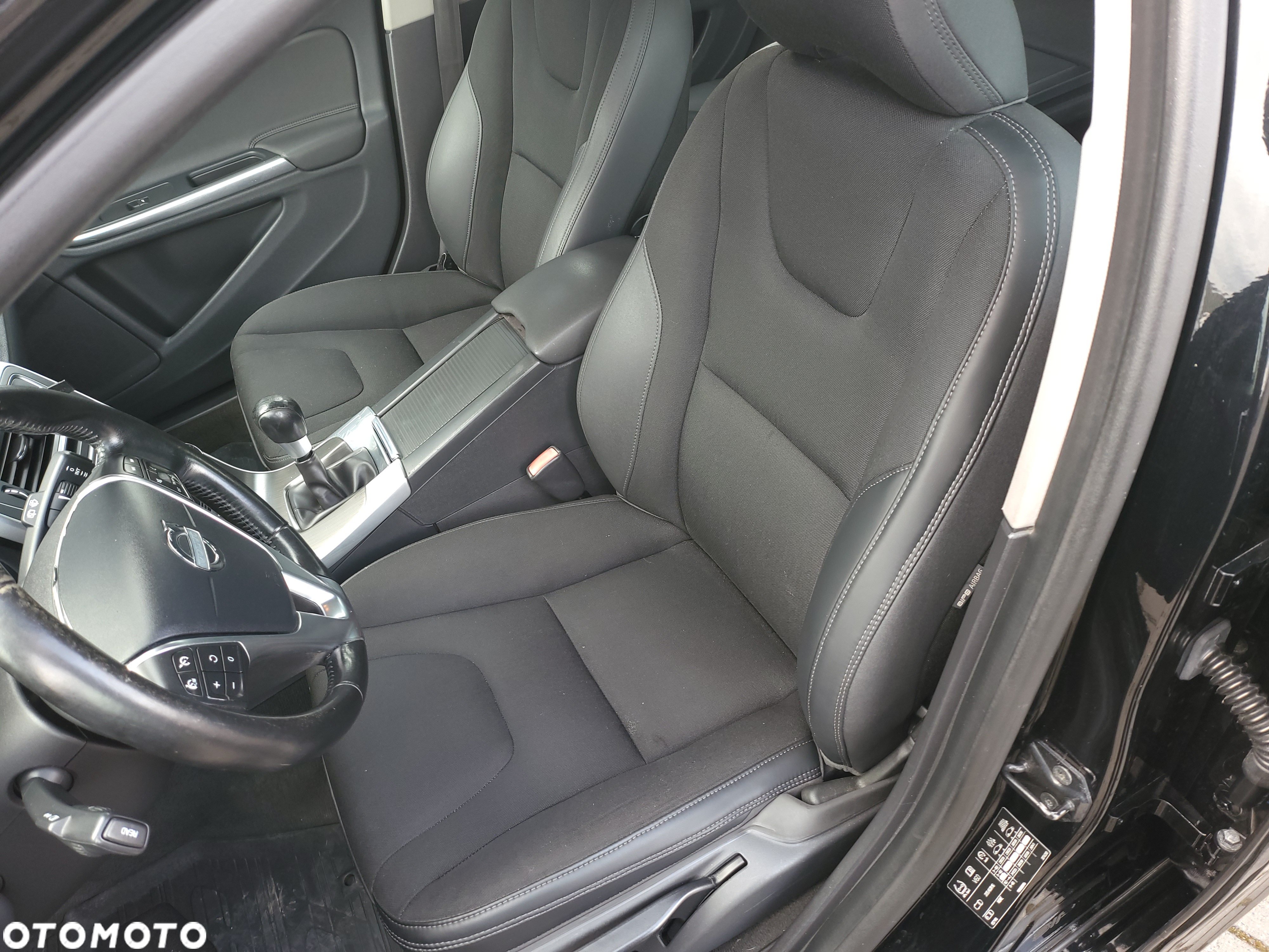 Volvo V60 D2 Momentum - 19