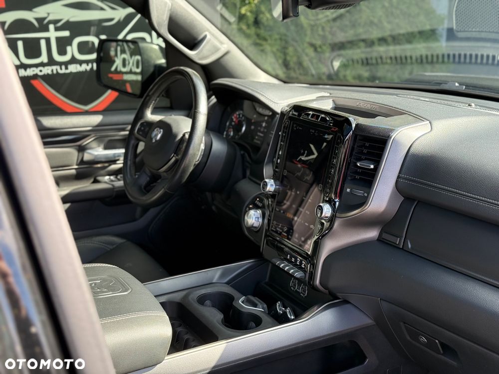 RAM 1500 Crew Cab Sport - 40