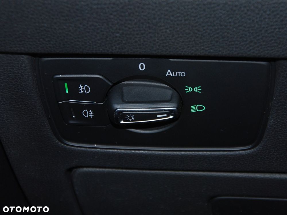 Volkswagen Passat 2.0 TSI Business DSG - 33