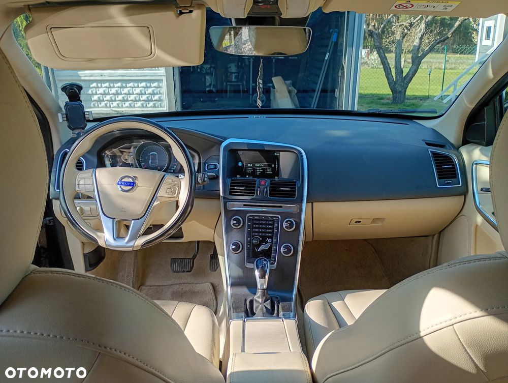 Volvo XC 60 D4 Geartronic Summum - 9