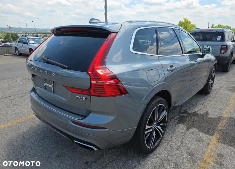 Volvo XC 60 T5 AWD R-Design - 4