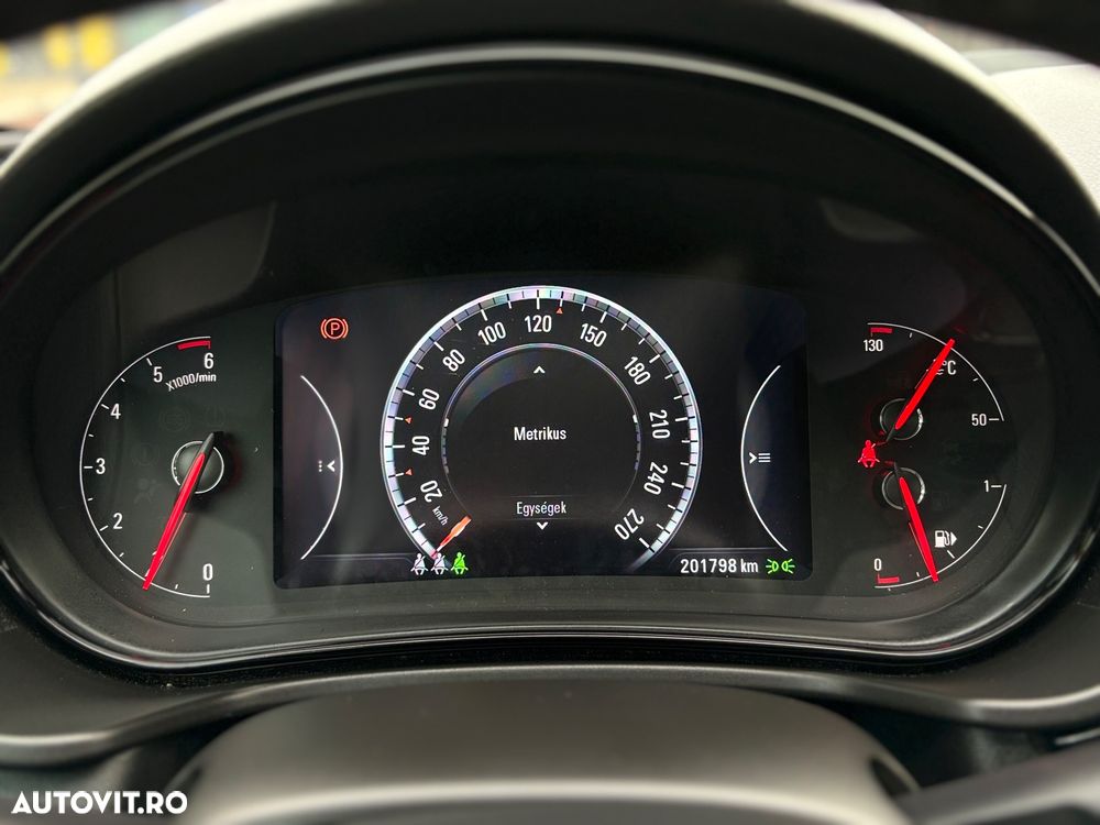 Opel Insignia - 8