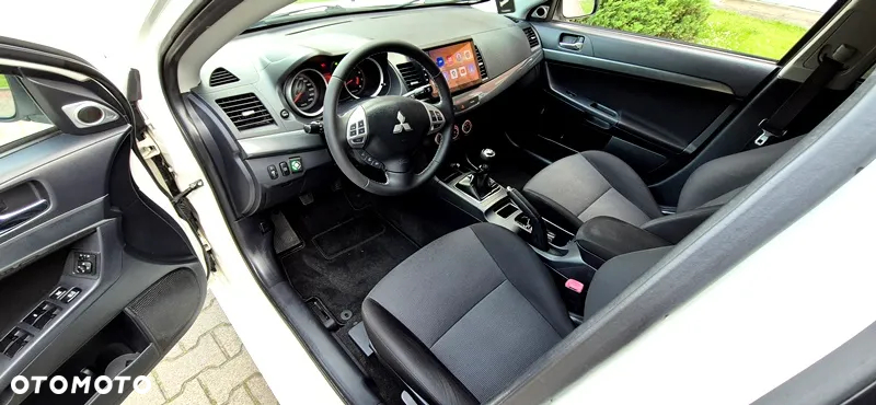 Mitsubishi Lancer 1.8 Invite - 32