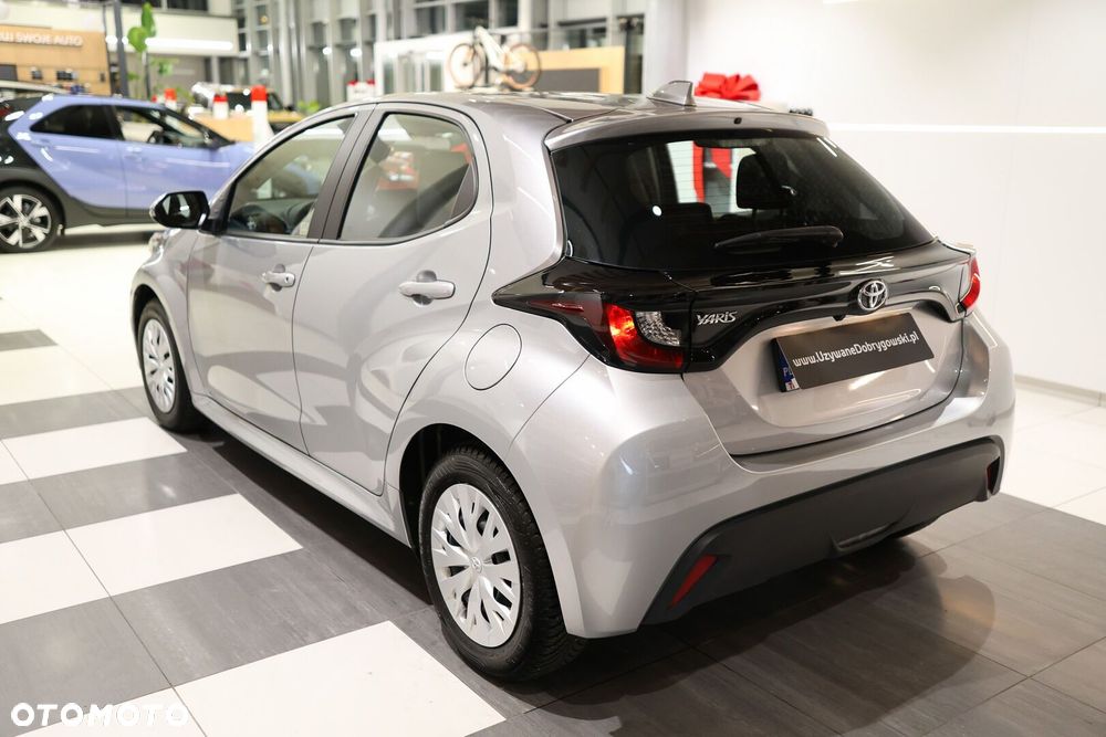 Toyota Yaris - 4